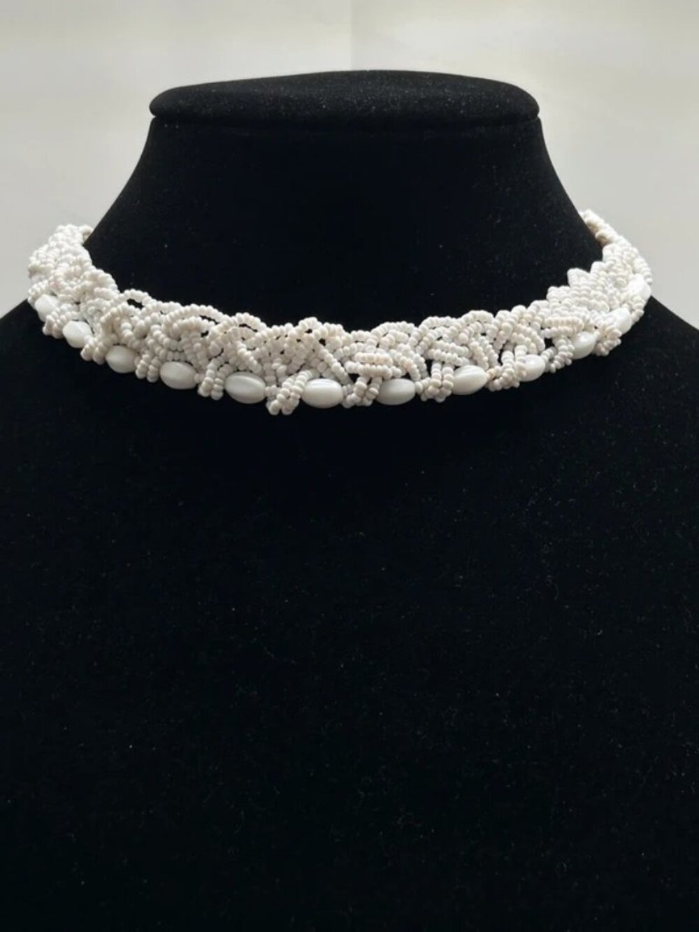 Vintage White Seed Bead And Milk Glass Short Necklace Choker, Made In Germany 🟡